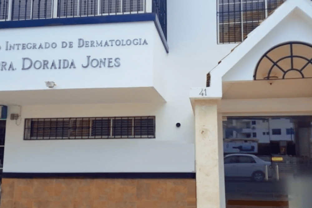 Centro Dermatológico (Fachada)